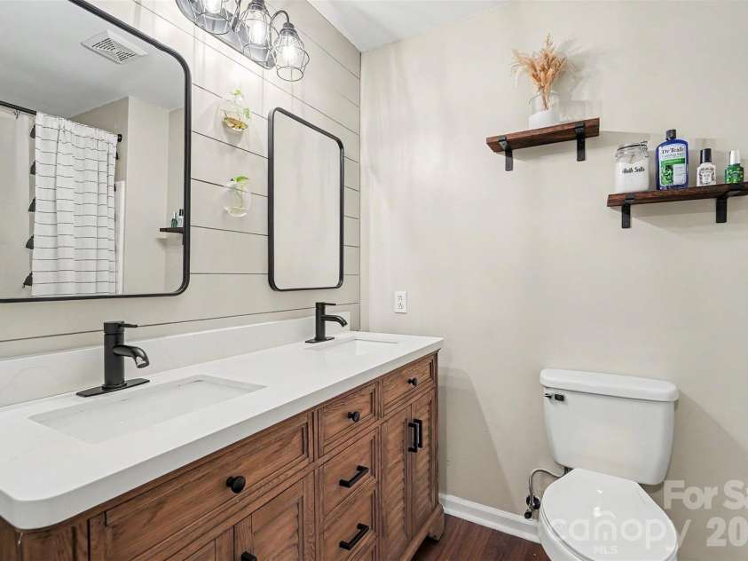7450 Crestside Lane, Charlotte, NC 28227.  MLS# CAR4377642, YatesRealty ID 20139. 