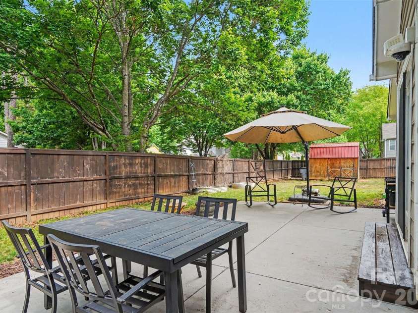 7450 Crestside Lane, Charlotte, NC 28227.  MLS# CAR4377642, YatesRealty ID 20139. 