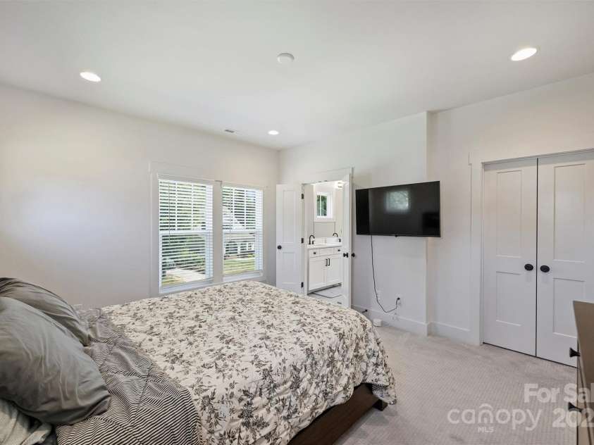 1014 Drummond Avenue, Charlotte, NC 28205.  MLS# CAR4303187, YatesRealty ID 2014. 