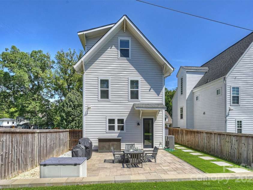 1014 Drummond Avenue, Charlotte, NC 28205.  MLS# CAR4303187, YatesRealty ID 2014. 
