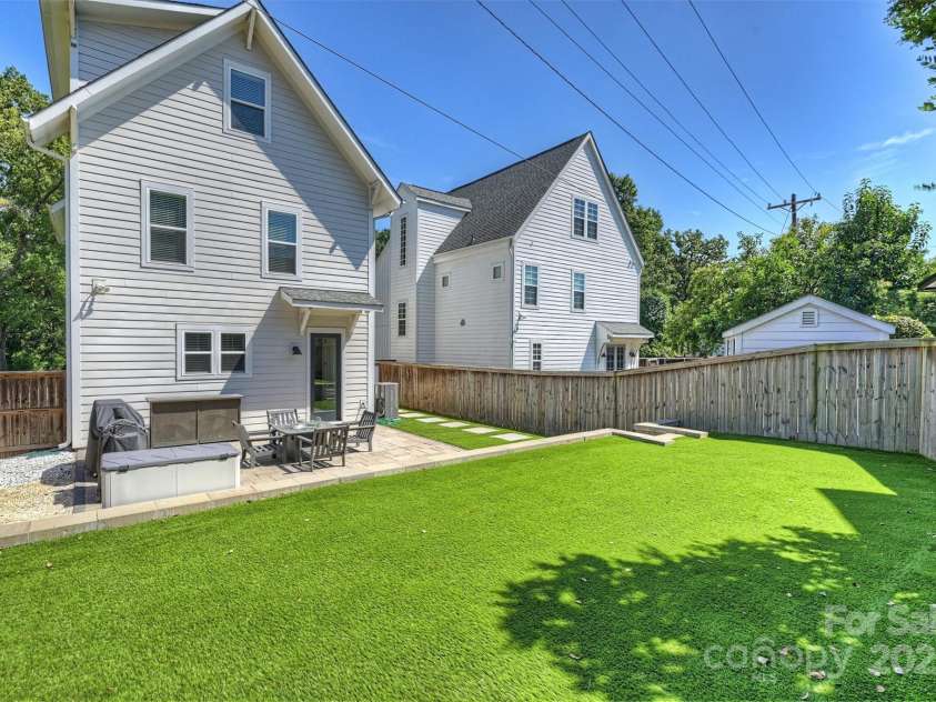 1014 Drummond Avenue, Charlotte, NC 28205.  MLS# CAR4303187, YatesRealty ID 2014. 