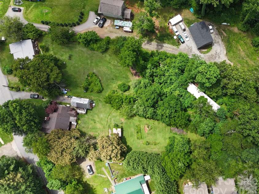 21 Maple Avenue, Candler, NC 28715.  MLS# CAR4273168, YatesRealty ID 2014. 