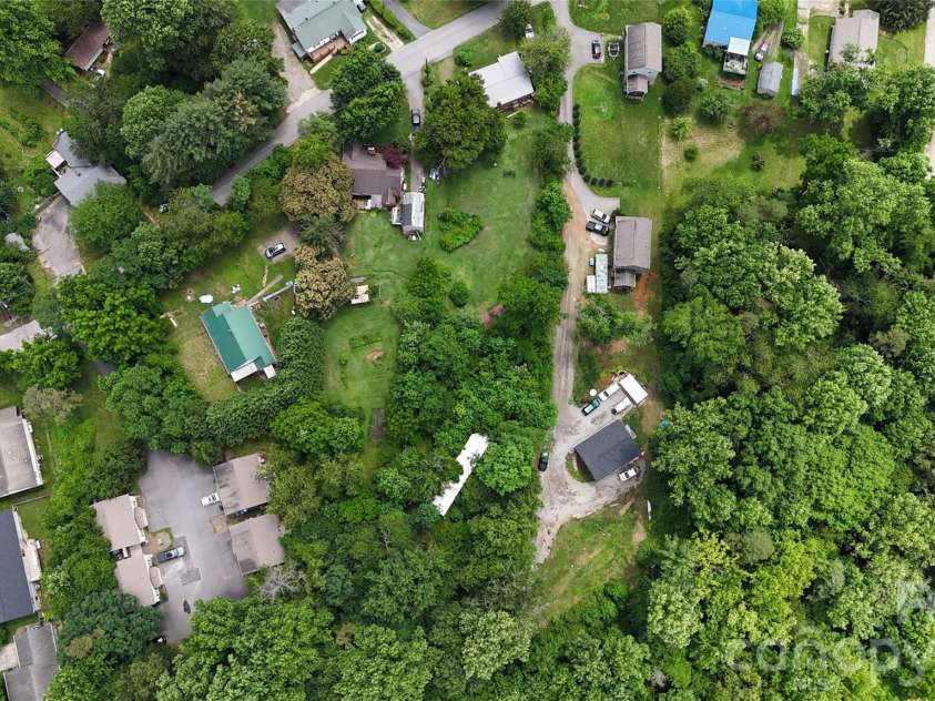 21 Maple Avenue, Candler, NC 28715.  MLS# CAR4273168, YatesRealty ID 2014. 