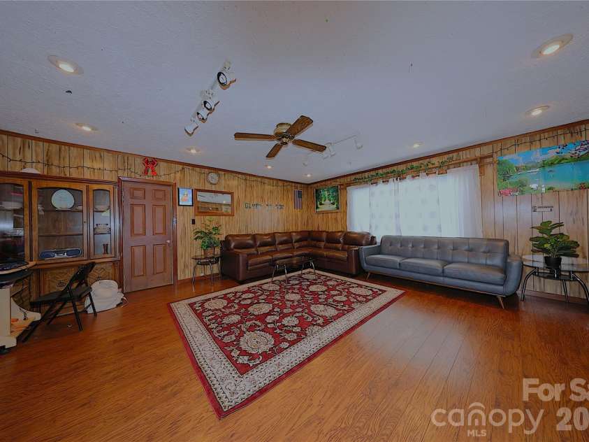 104 Pinetree Drive, Matthews, NC 28104.  MLS# CAR4367839, YatesRealty ID 20140. 