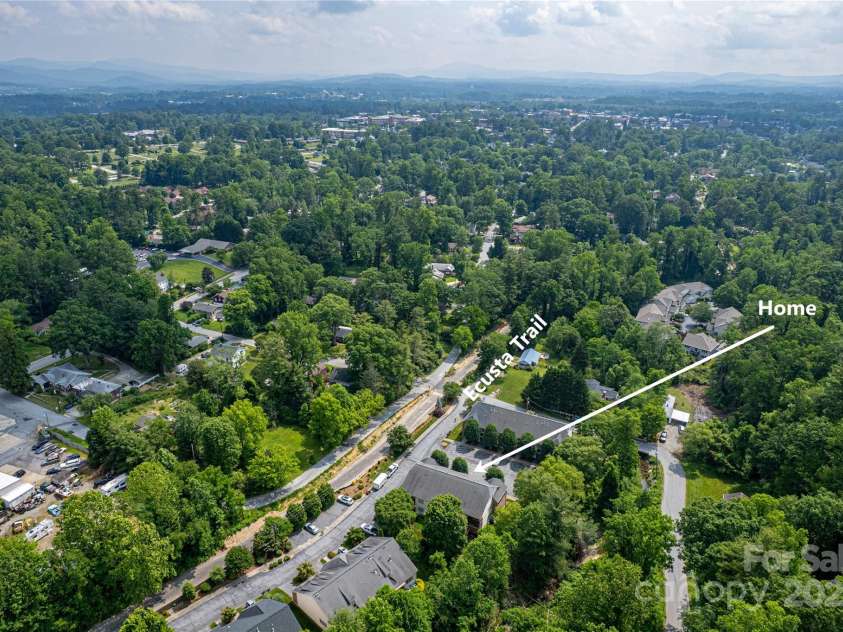 234 Wash Creek Drive, Hendersonville, NC 28739.  MLS# CAR4269090, YatesRealty ID 20140. 