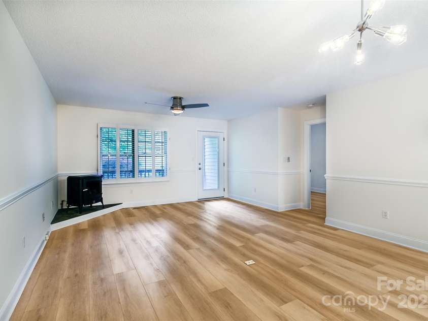 234 Wash Creek Drive, Hendersonville, NC 28739.  MLS# CAR4269090, YatesRealty ID 20140. 