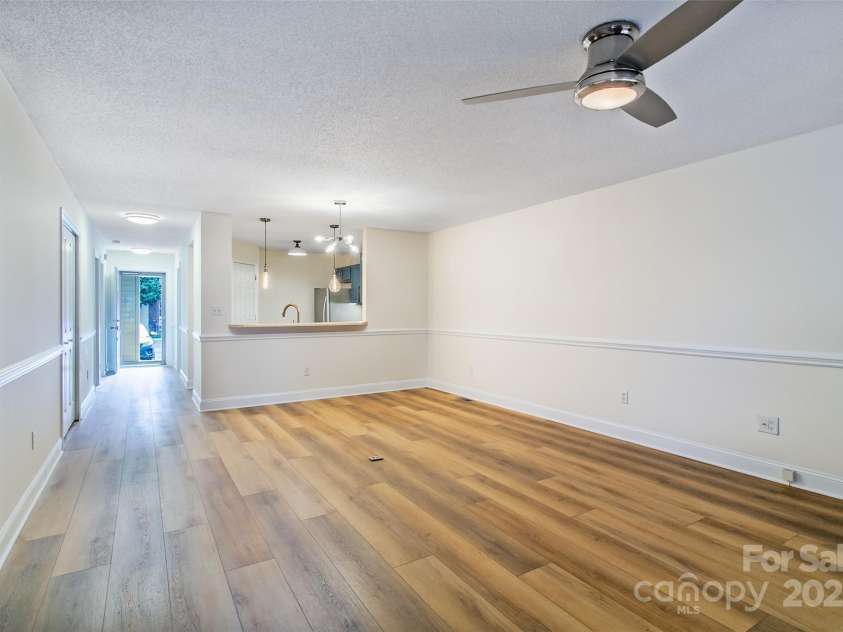 234 Wash Creek Drive, Hendersonville, NC 28739.  MLS# CAR4269090, YatesRealty ID 20140. 