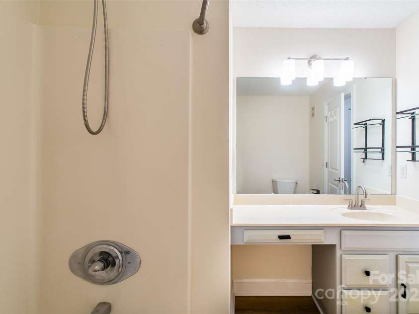 234 Wash Creek Drive, Hendersonville, NC 28739.  MLS# CAR4269090, YatesRealty ID 20140. 