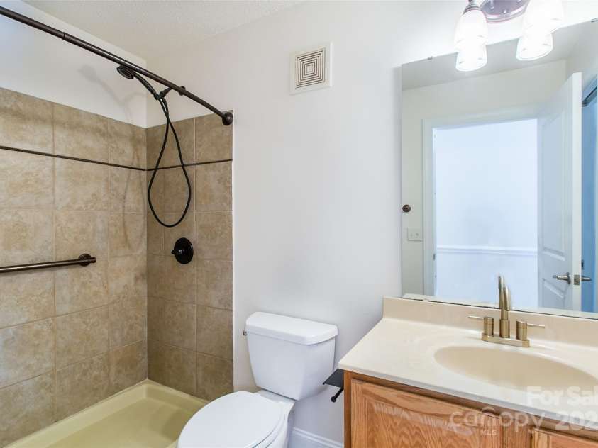 234 Wash Creek Drive, Hendersonville, NC 28739.  MLS# CAR4269090, YatesRealty ID 20140. 