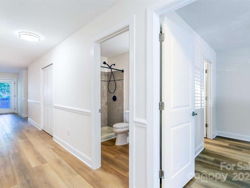 234 Wash Creek Drive, Hendersonville, NC 28739.  MLS# CAR4269090, YatesRealty ID 20140. 