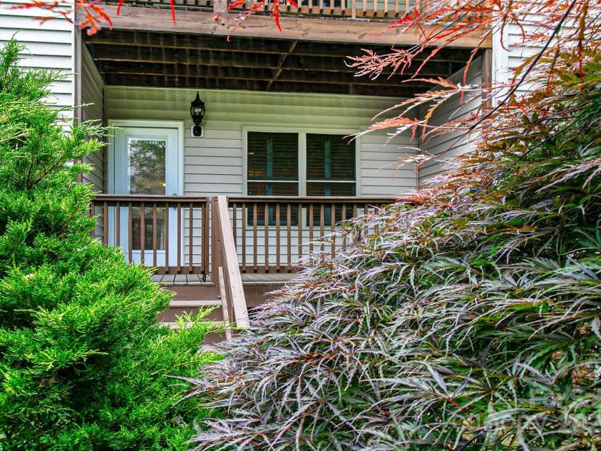 234 Wash Creek Drive, Hendersonville, NC 28739.  MLS# CAR4269090, YatesRealty ID 20140. 