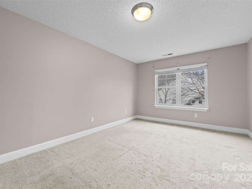 234 Wash Creek Drive, Hendersonville, NC 28739.  MLS# CAR4325434, YatesRealty ID 20140. 