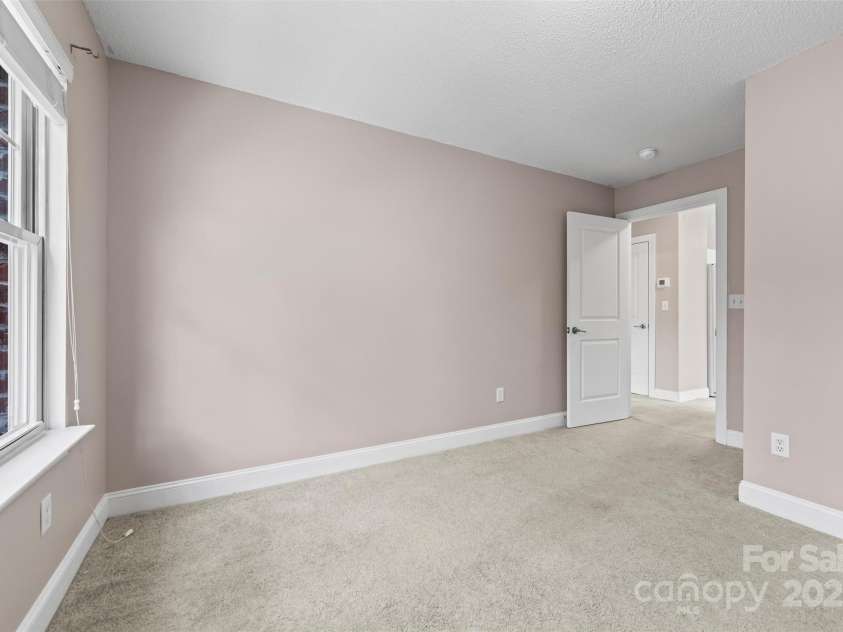 234 Wash Creek Drive, Hendersonville, NC 28739.  MLS# CAR4325434, YatesRealty ID 20140. 