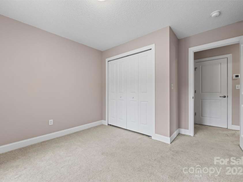 234 Wash Creek Drive, Hendersonville, NC 28739.  MLS# CAR4325434, YatesRealty ID 20140. 