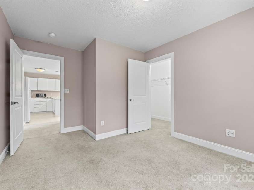 234 Wash Creek Drive, Hendersonville, NC 28739.  MLS# CAR4325434, YatesRealty ID 20140. Same quest bedroom