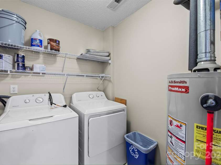 234 Wash Creek Drive, Hendersonville, NC 28739.  MLS# CAR4325434, YatesRealty ID 20140. Washer and dryer included.