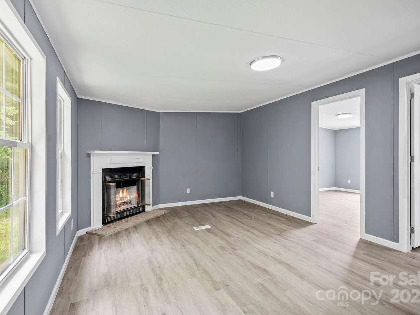 518 Primrose Drive, Asheville, NC 28806.  MLS# CAR4271696, YatesRealty ID 20141. 