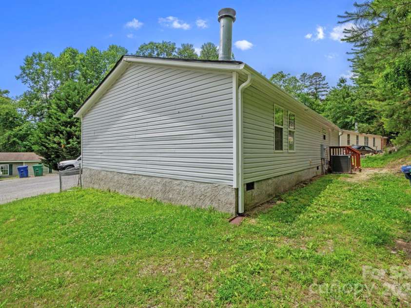 518 Primrose Drive, Asheville, NC 28806.  MLS# CAR4271696, YatesRealty ID 20141. 