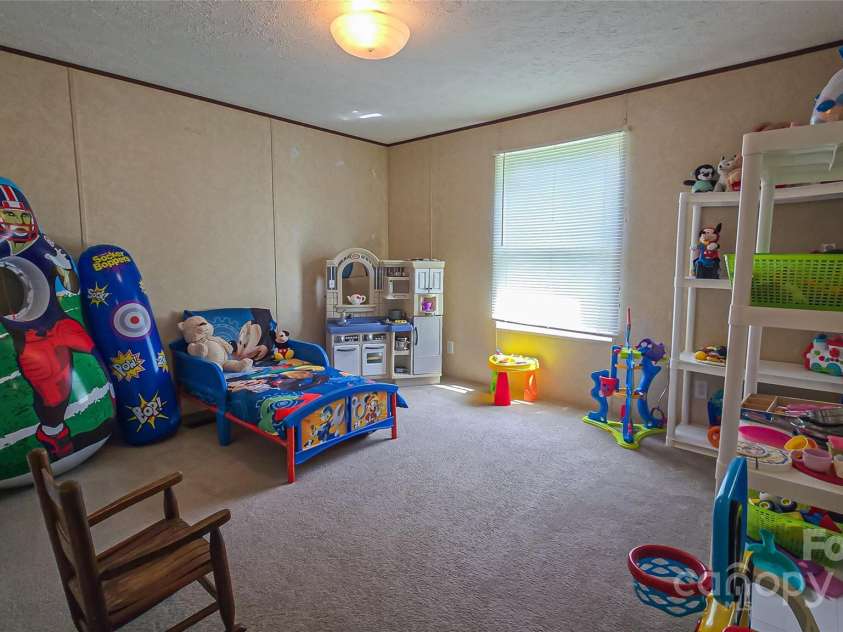 2418 6th Avenue, Hickory, NC 28602.  MLS# CAR4272141, YatesRealty ID 20142. 