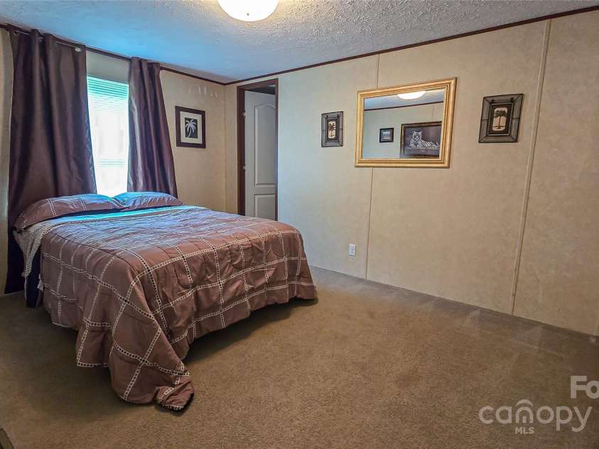 2418 6th Avenue, Hickory, NC 28602.  MLS# CAR4272141, YatesRealty ID 20142. 