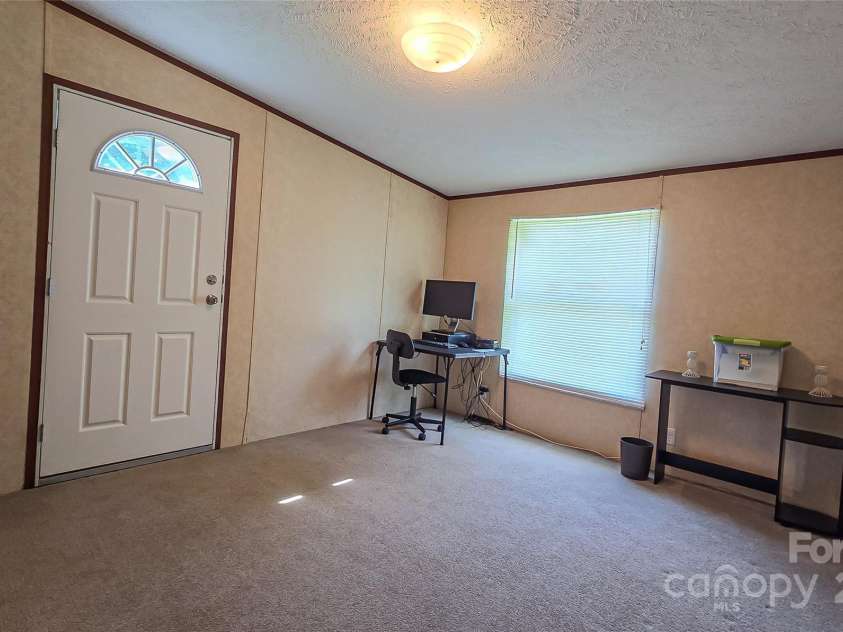 2418 6th Avenue, Hickory, NC 28602.  MLS# CAR4272141, YatesRealty ID 20142. 