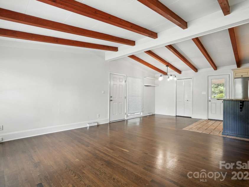 5229 Milford Road, Charlotte, NC 28210.  MLS# CAR4271289, YatesRealty ID 20144. 