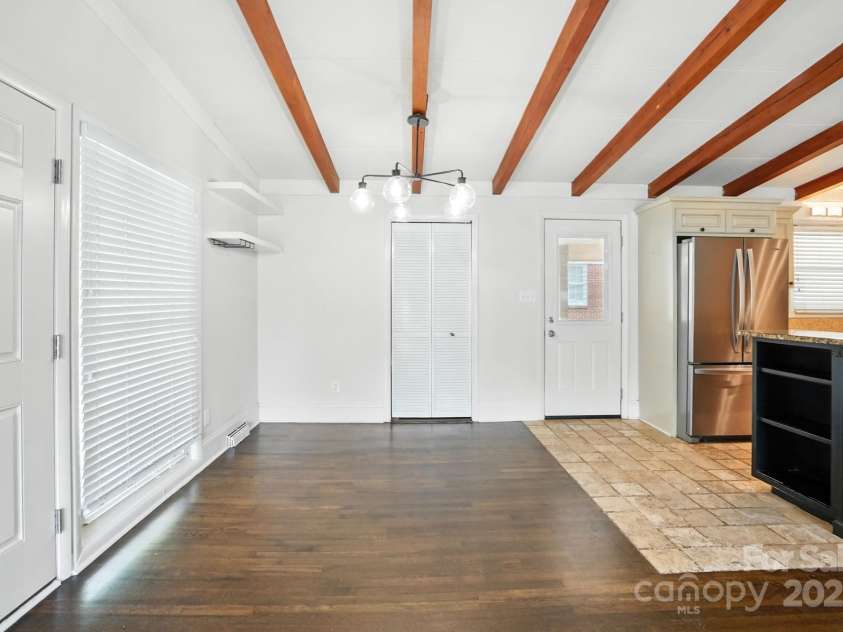 5229 Milford Road, Charlotte, NC 28210.  MLS# CAR4271289, YatesRealty ID 20144. 