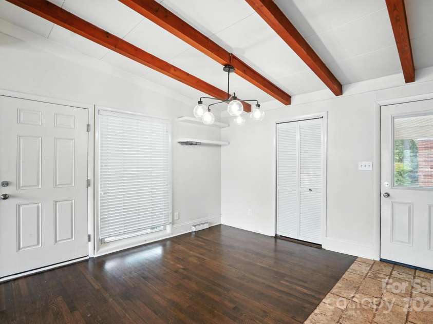 5229 Milford Road, Charlotte, NC 28210.  MLS# CAR4271289, YatesRealty ID 20144. 