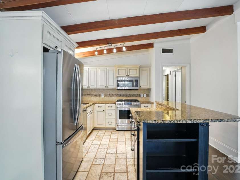 5229 Milford Road, Charlotte, NC 28210.  MLS# CAR4271289, YatesRealty ID 20144. 