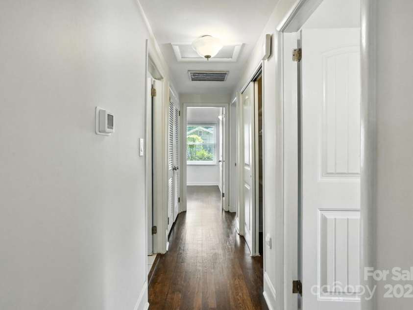 5229 Milford Road, Charlotte, NC 28210.  MLS# CAR4271289, YatesRealty ID 20144. 