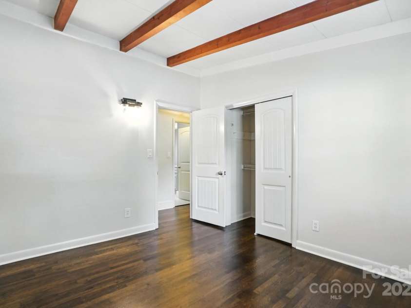5229 Milford Road, Charlotte, NC 28210.  MLS# CAR4271289, YatesRealty ID 20144. 