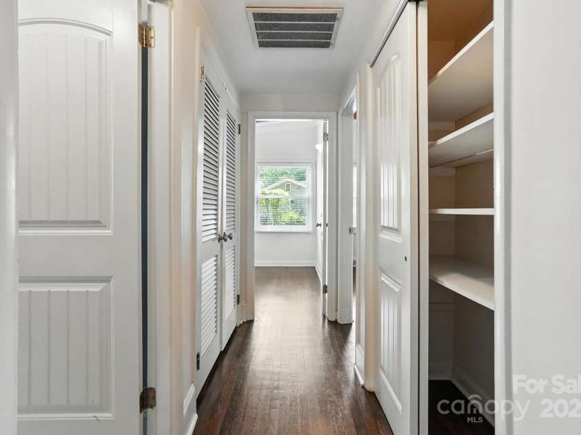 5229 Milford Road, Charlotte, NC 28210.  MLS# CAR4271289, YatesRealty ID 20144. 