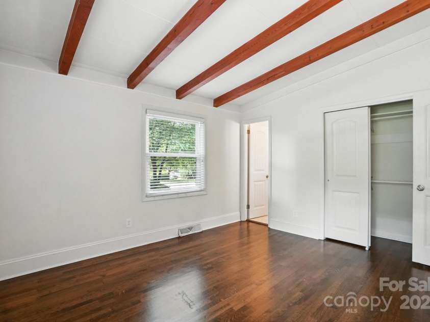 5229 Milford Road, Charlotte, NC 28210.  MLS# CAR4271289, YatesRealty ID 20144. 