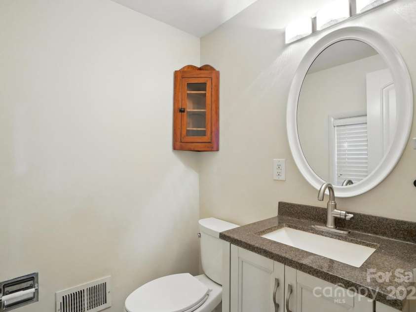 5229 Milford Road, Charlotte, NC 28210.  MLS# CAR4271289, YatesRealty ID 20144. 