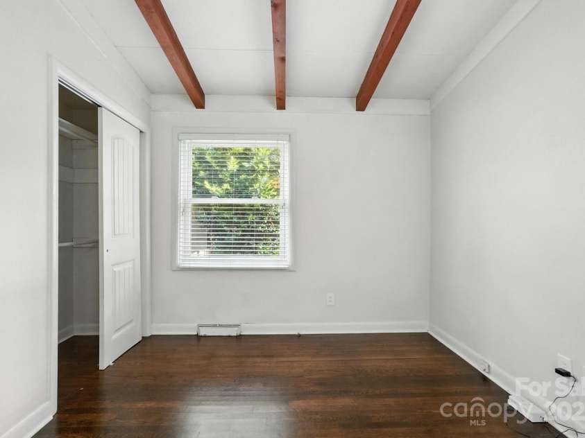 5229 Milford Road, Charlotte, NC 28210.  MLS# CAR4271289, YatesRealty ID 20144. 