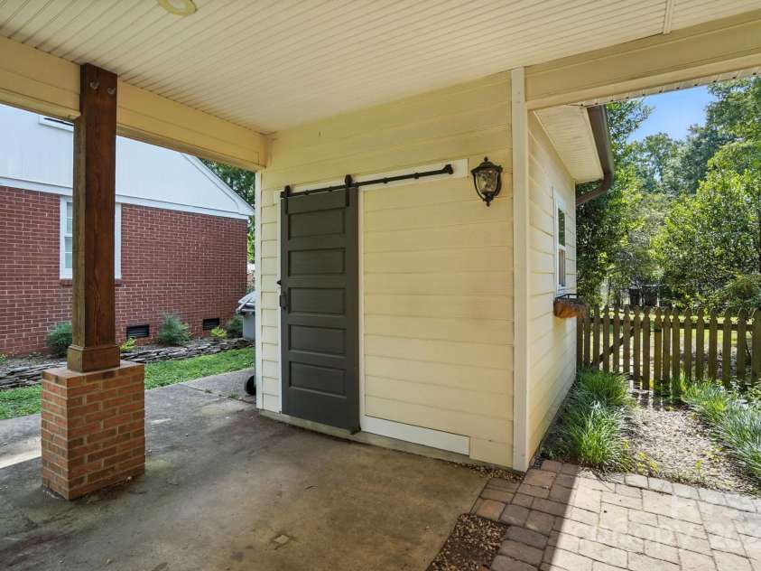 5229 Milford Road, Charlotte, NC 28210.  MLS# CAR4271289, YatesRealty ID 20144. 