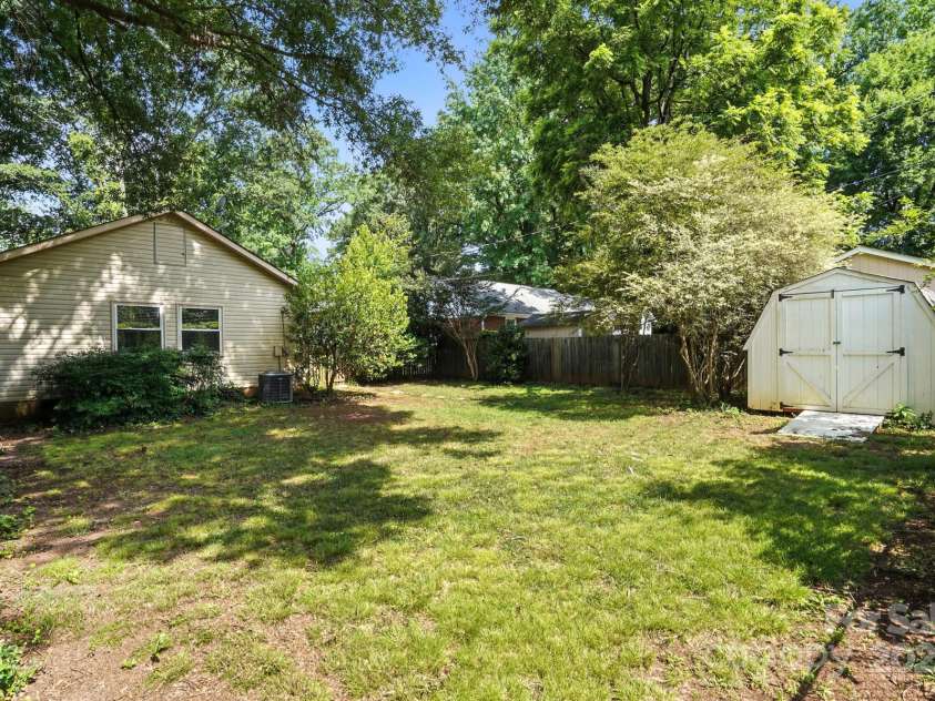 5229 Milford Road, Charlotte, NC 28210.  MLS# CAR4271289, YatesRealty ID 20144. 
