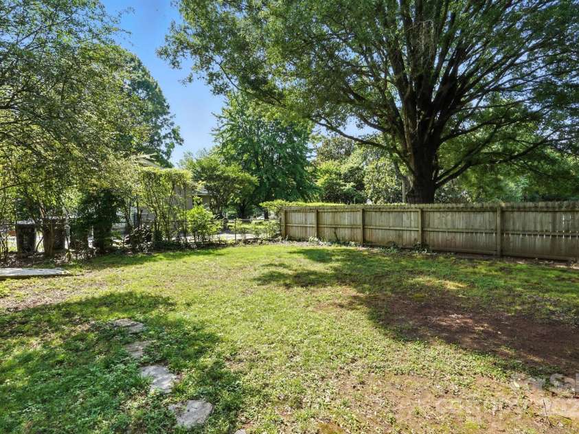 5229 Milford Road, Charlotte, NC 28210.  MLS# CAR4271289, YatesRealty ID 20144. 