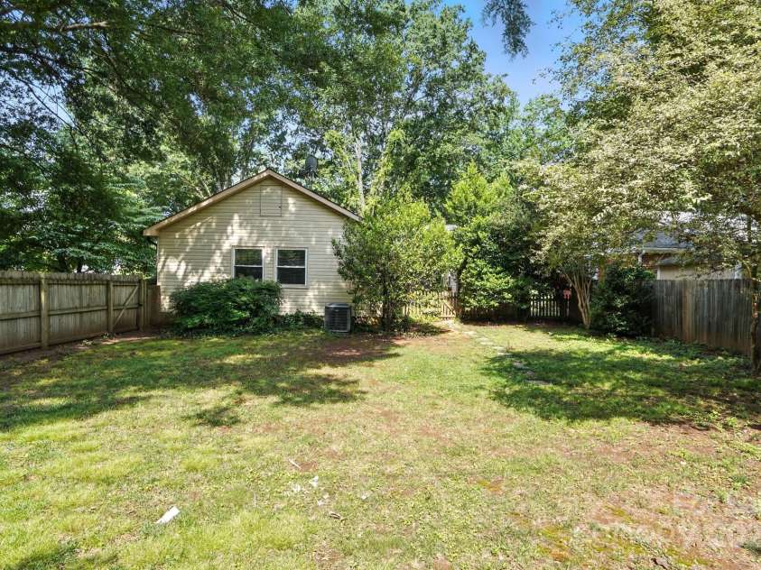 5229 Milford Road, Charlotte, NC 28210.  MLS# CAR4271289, YatesRealty ID 20144. 
