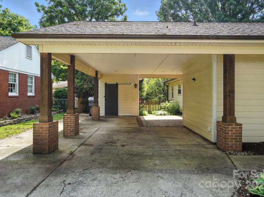 5229 Milford Road, Charlotte, NC 28210.  MLS# CAR4271289, YatesRealty ID 20144. 