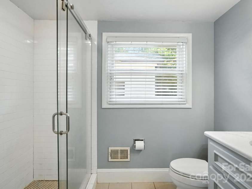 5229 Milford Road, Charlotte, NC 28210.  MLS# CAR4271289, YatesRealty ID 20144. 