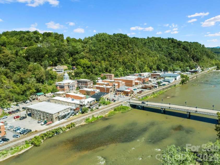 2665 El Miner Drive, Mars Hill, NC 28754.  MLS# CAR4374532, YatesRealty ID 20145. Downtown Marshall