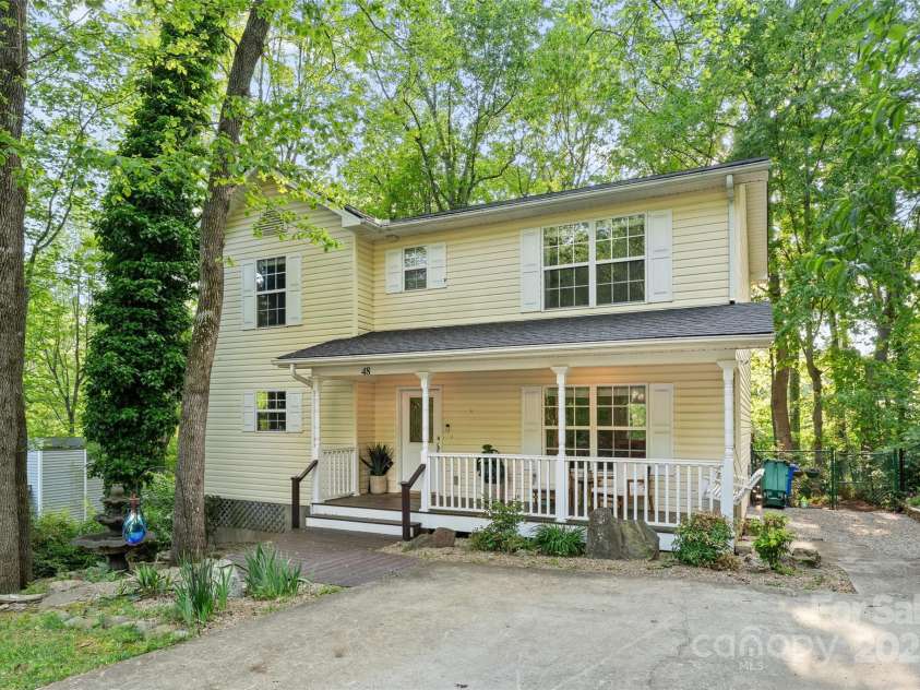 48 Mountain Site Lane, Asheville, NC 28803.  MLS# CAR4245175, YatesRealty ID 20145. 