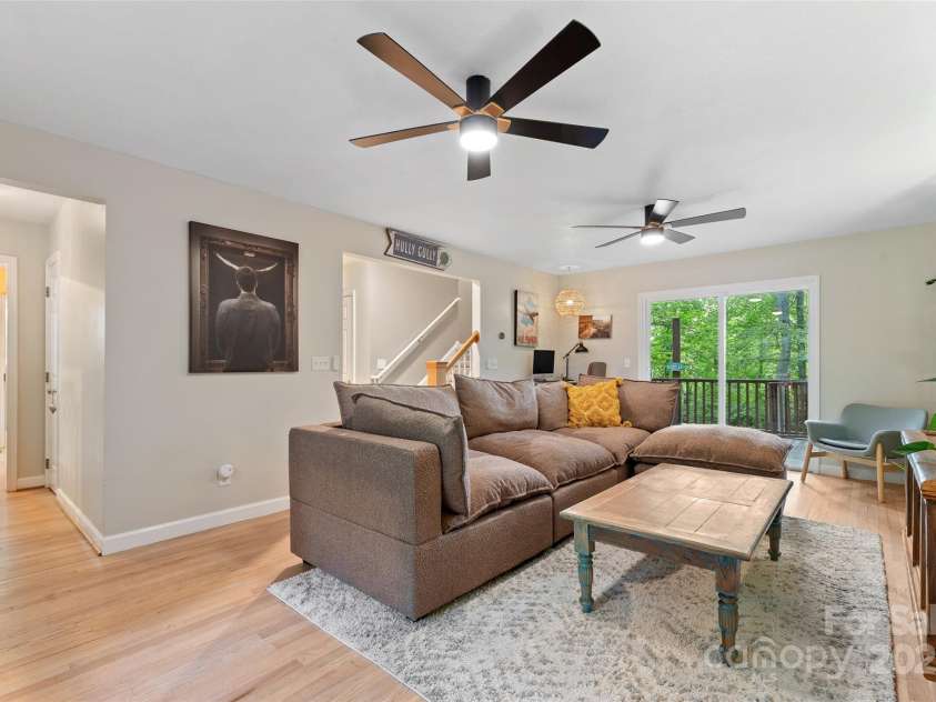 48 Mountain Site Lane, Asheville, NC 28803.  MLS# CAR4245175, YatesRealty ID 20145. 