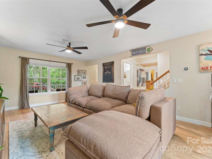 48 Mountain Site Lane, Asheville, NC 28803.  MLS# CAR4245175, YatesRealty ID 20145. 