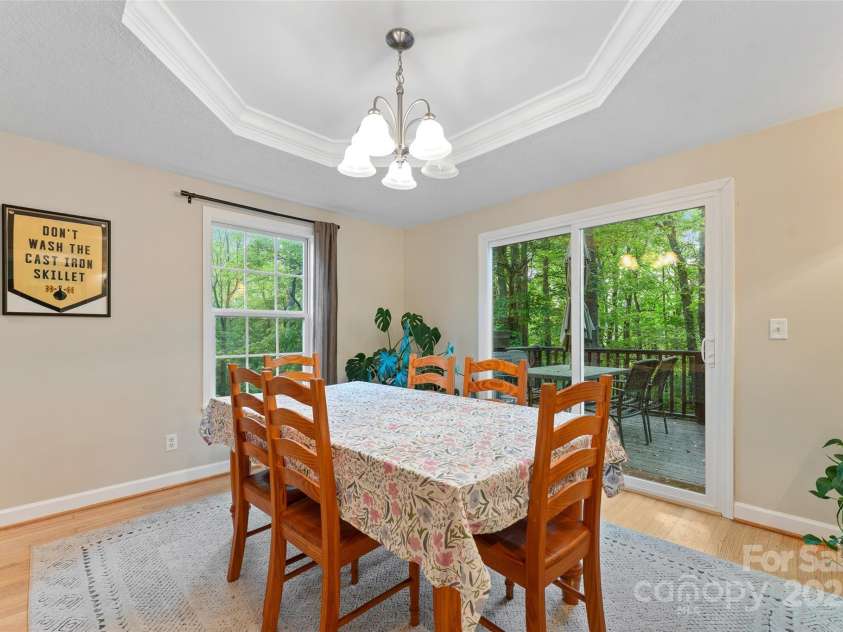 48 Mountain Site Lane, Asheville, NC 28803.  MLS# CAR4245175, YatesRealty ID 20145. 