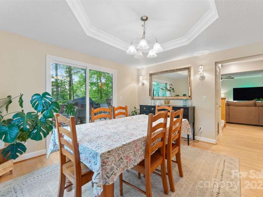 48 Mountain Site Lane, Asheville, NC 28803.  MLS# CAR4245175, YatesRealty ID 20145. 