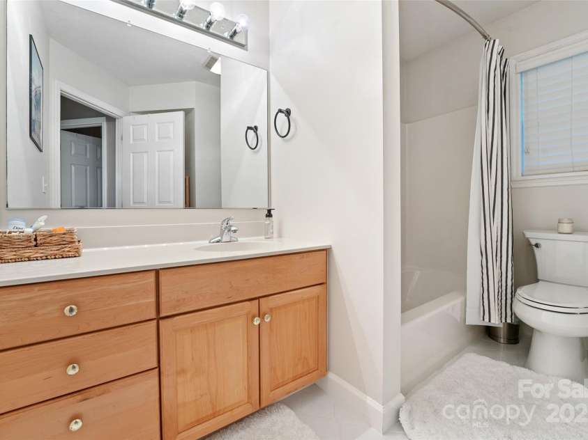 48 Mountain Site Lane, Asheville, NC 28803.  MLS# CAR4245175, YatesRealty ID 20145. 