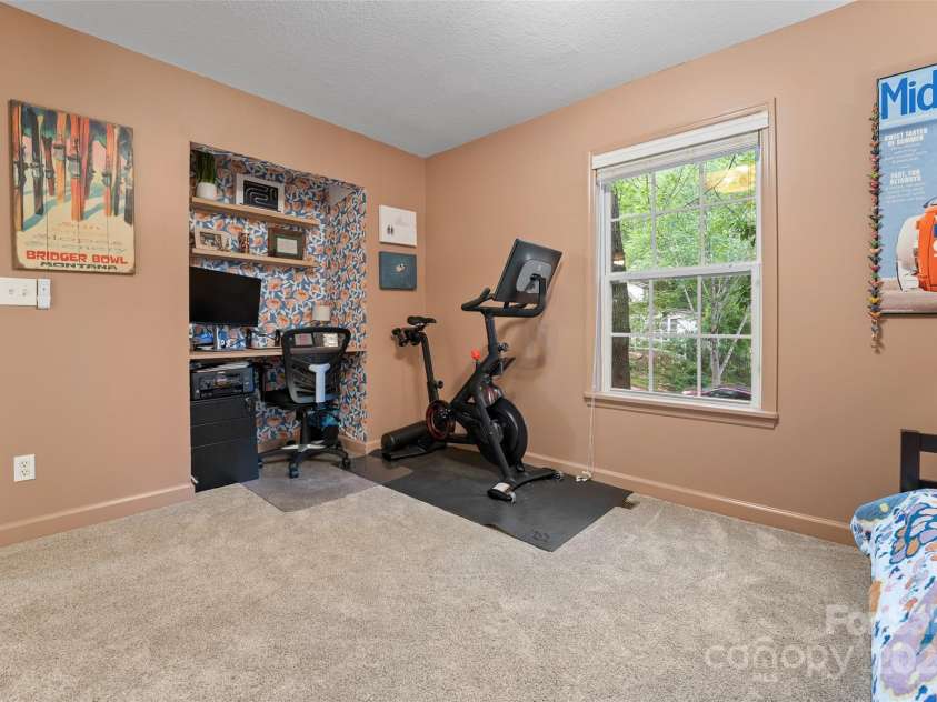 48 Mountain Site Lane, Asheville, NC 28803.  MLS# CAR4245175, YatesRealty ID 20145. 