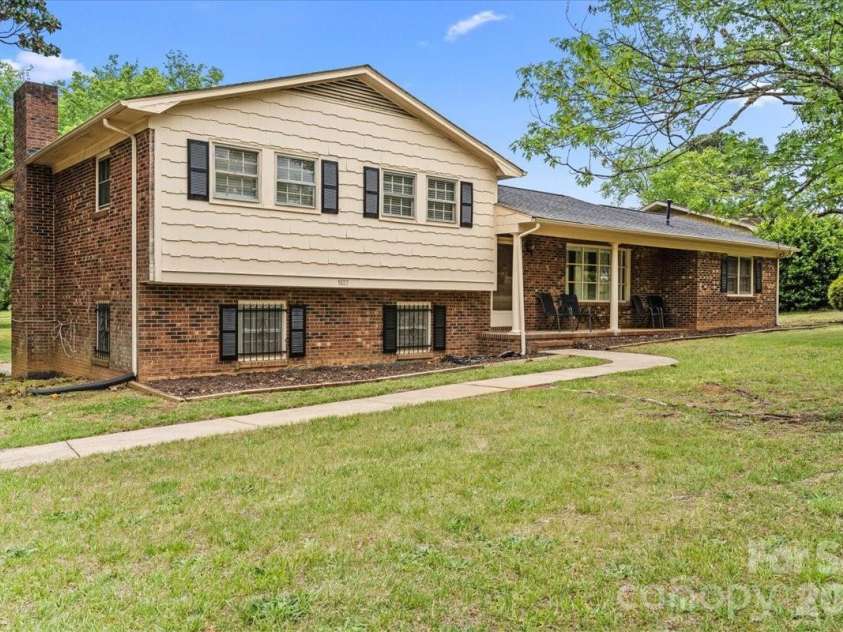 1527 Rhyne Street, Shelby, NC 28152.  MLS# CAR4376794, YatesRealty ID 20146. 